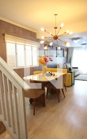 Casa à venda com 119m², 3 quartos e 2 vagasSala