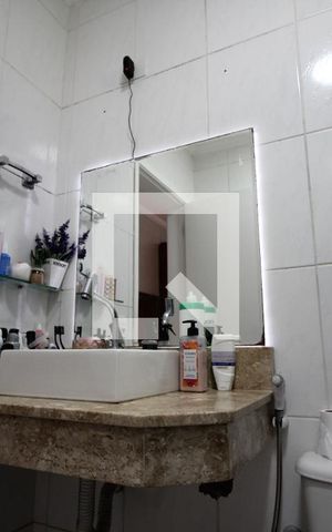 Casa à venda com 119m², 3 quartos e 2 vagasBanheiro suíte 