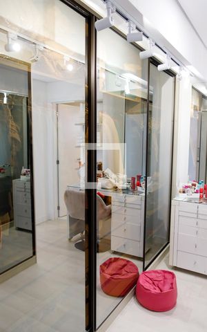 Apartamento à venda com 96m², 2 quartos e 2 vagas Apartamento à venda com 96m², 2 quartos e 2 vagasCloset da suíte 2