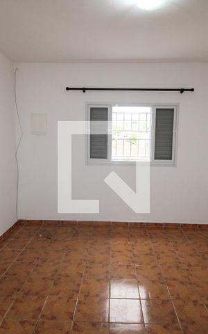 Casa para alugar com 70m², 1 quarto e 1 vagaQuarto