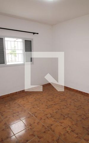 Casa para alugar com 70m², 1 quarto e 1 vagaQuarto