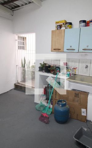 Casa para alugar com 70m², 1 quarto e 1 vagaÁrea de Serviço