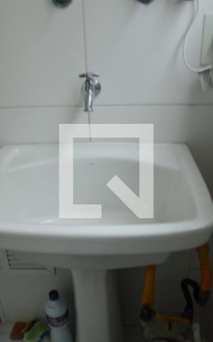 Apartamento para alugar com 74m², 2 quartos e 1 vagaÁrea de Serviço