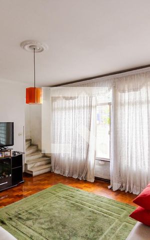 Casa à venda com 175m², 3 quartos e 2 vagas Casa à venda com 175m², 3 quartos e 2 vagasSala