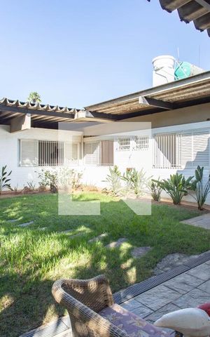 Casa à venda com 700m², 5 quartos e 2 vagas Casa à venda com 700m², 5 quartos e 2 vagasJardim