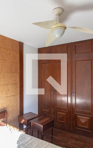 Casa à venda com 700m², 5 quartos e 2 vagas Casa à venda com 700m², 5 quartos e 2 vagasQuarto 2