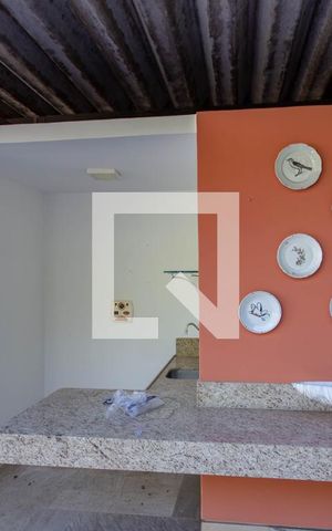 Casa à venda com 700m², 5 quartos e 2 vagas Casa à venda com 700m², 5 quartos e 2 vagasPiscina Aquecida