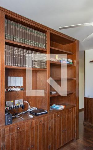 Casa à venda com 700m², 5 quartos e 2 vagas Casa à venda com 700m², 5 quartos e 2 vagasQuarto Suíte 2