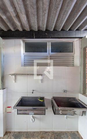 Casa à venda com 700m², 5 quartos e 2 vagas Casa à venda com 700m², 5 quartos e 2 vagasLavanderia