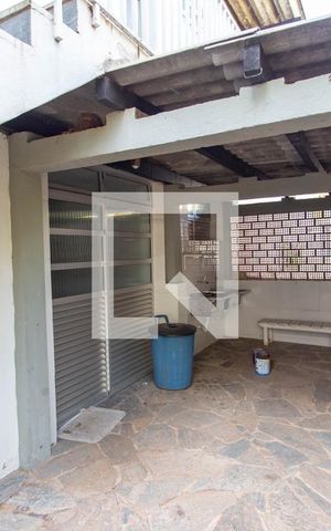 Casa à venda com 700m², 5 quartos e 2 vagas Casa à venda com 700m², 5 quartos e 2 vagasLavanderia