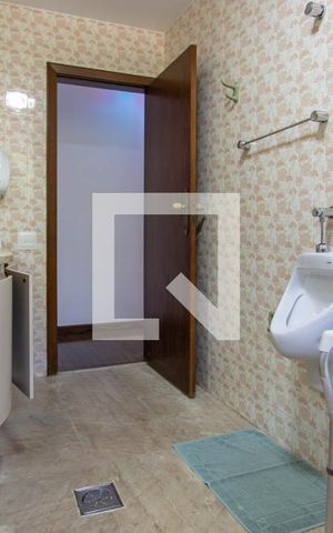 Casa à venda com 700m², 5 quartos e 2 vagas Casa à venda com 700m², 5 quartos e 2 vagasBanheiro da Suíte 2