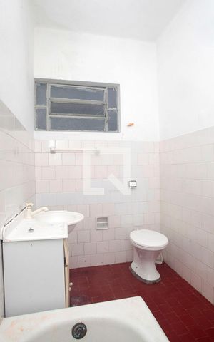 Apartamento para alugar com 63m², 2 quartos e sem vagaBanheiro