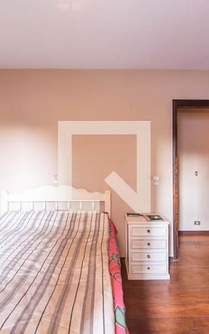 Casa à venda com 268m², 3 quartos e 5 vagas Casa à venda com 268m², 3 quartos e 5 vagasSuíte 2