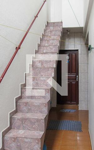 Casa à venda com 125m², 3 quartos e 2 vagasEscada