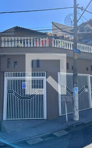Casa à venda com 146m², 4 quartos e 2 vagasFachada