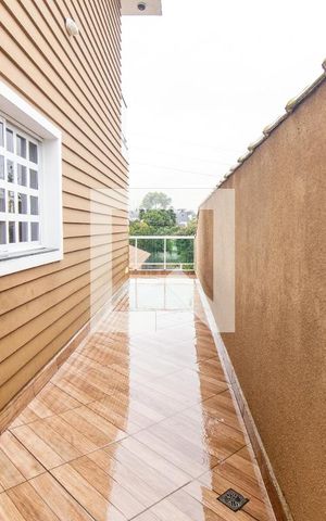 Casa para alugar com 400m², 3 quartos e 8 vagas Casa para alugar com 400m², 3 quartos e 8 vagasLateral da casa