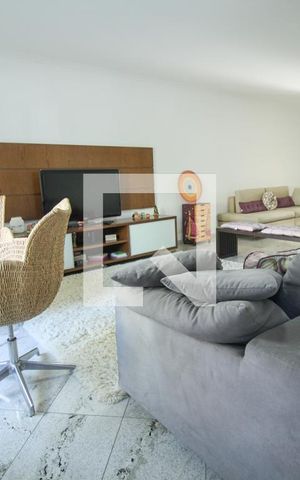 Casa à venda com 279m², 3 quartos e 6 vagasSala