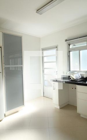 Casa à venda com 279m², 3 quartos e 6 vagasCozinha
