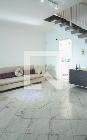 Casa à venda com 279m², 3 quartos e 6 vagasSala