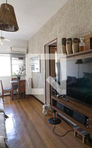 Apartamento à venda com 70m², 2 quartos e 1 vaga Apartamento à venda com 70m², 2 quartos e 1 vagaSala