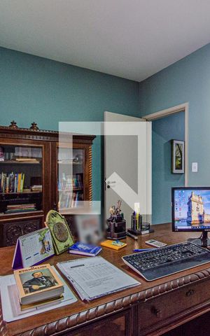 Casa à venda com 400m², 3 quartos e 4 vagas Casa à venda com 400m², 3 quartos e 4 vagasEscritório Andar Inferior