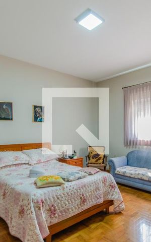 Casa à venda com 400m², 3 quartos e 4 vagas Casa à venda com 400m², 3 quartos e 4 vagasSuíte