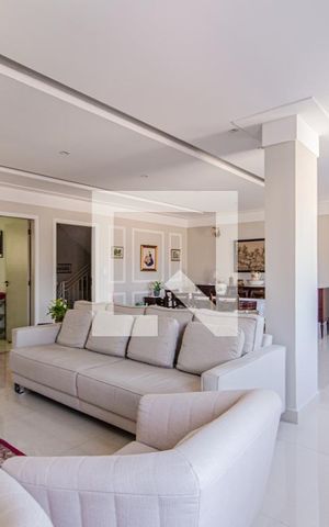 Casa à venda com 400m², 3 quartos e 4 vagas Casa à venda com 400m², 3 quartos e 4 vagasSala 1