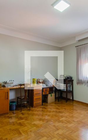 Casa à venda com 400m², 3 quartos e 4 vagas Casa à venda com 400m², 3 quartos e 4 vagasQuarto 2