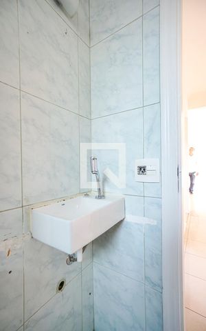 Apartamento à venda com 59m², 2 quartos e 1 vaga Apartamento à venda com 59m², 2 quartos e 1 vagaBanheiro
