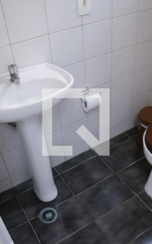 Casa à venda com 620m², 4 quartos e 4 vagasBanheiro de serviço 1