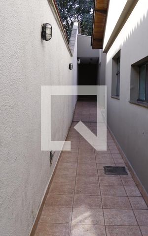 Casa à venda com 620m², 4 quartos e 4 vagasCorredor Lateral