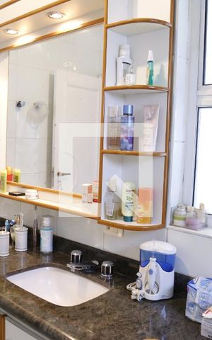 Casa à venda com 620m², 4 quartos e 4 vagasBanheiro da Suíte Master