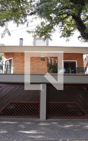 Casa à venda com 620m², 4 quartos e 4 vagasFachada