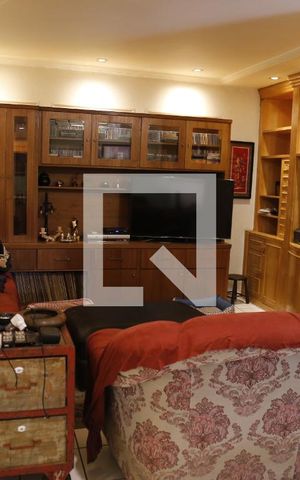 Casa à venda com 620m², 4 quartos e 4 vagasSala de TV