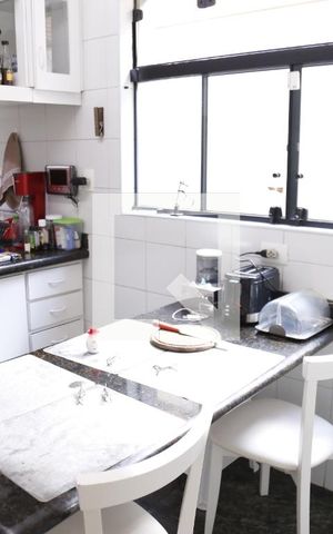Casa à venda com 620m², 4 quartos e 4 vagasCopa