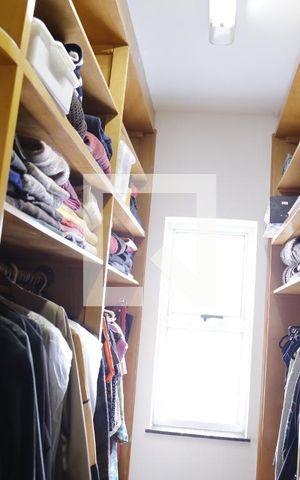 Casa à venda com 620m², 4 quartos e 4 vagasCloset