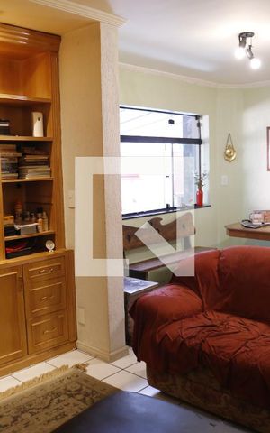 Casa à venda com 620m², 4 quartos e 4 vagasSala de TV