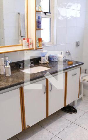 Casa à venda com 620m², 4 quartos e 4 vagasBanheiro da Suíte Master