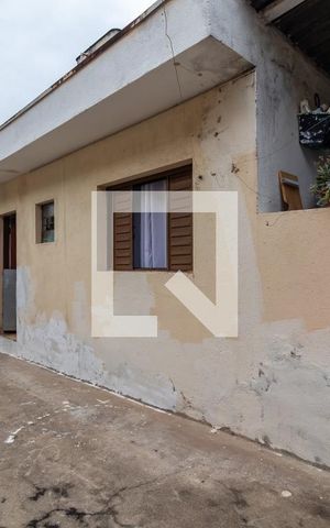 Casa à venda com 75m², 2 quartos e 2 vagasQuintal