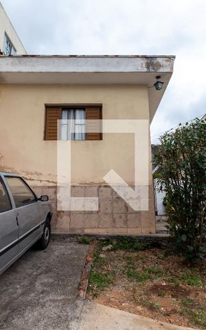 Casa à venda com 75m², 2 quartos e 2 vagasGaragem