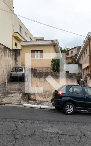 Casa à venda com 75m², 2 quartos e 2 vagasFachada