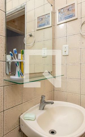 Casa à venda com 75m², 2 quartos e 2 vagasBanheiro