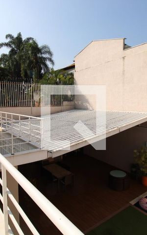 Casa à venda com 437m², 5 quartos e 8 vagasVaranda