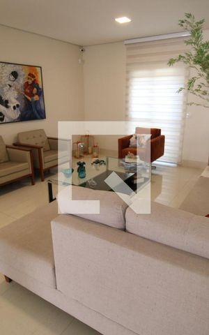 Casa à venda com 437m², 5 quartos e 8 vagasSala