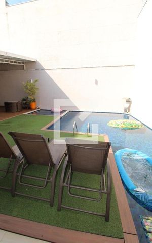 Casa à venda com 437m², 5 quartos e 8 vagasÁrea externa