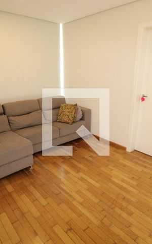 Casa à venda com 437m², 5 quartos e 8 vagasSala de TV