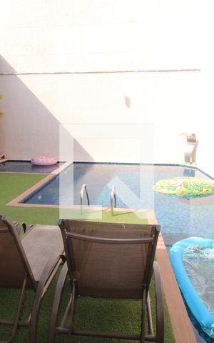 Casa à venda com 437m², 5 quartos e 8 vagasÁrea externa