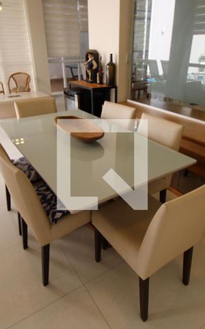 Casa à venda com 437m², 5 quartos e 8 vagasDetalhe Sala