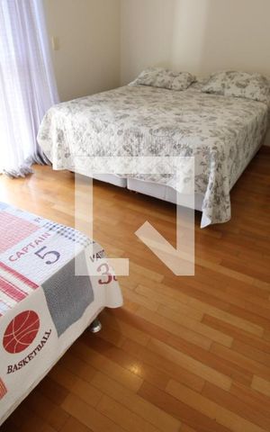 Casa à venda com 437m², 5 quartos e 8 vagasSuíte 2