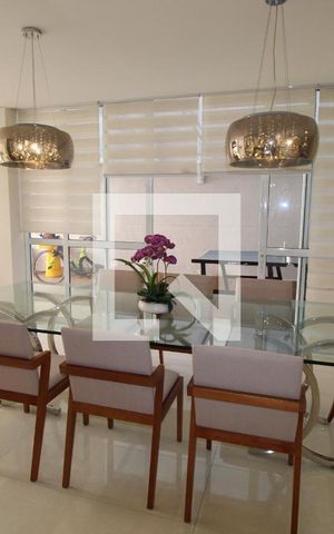 Casa à venda com 437m², 5 quartos e 8 vagasSala de Jantar